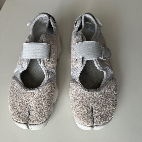 Nike Tabi - Picture 1 of 6